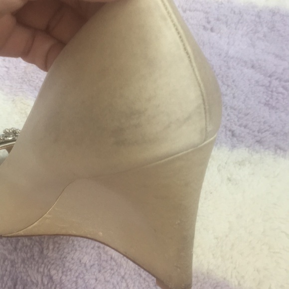 Badgley Mischka  Ivory wedding wedges - Picture 6 of 8